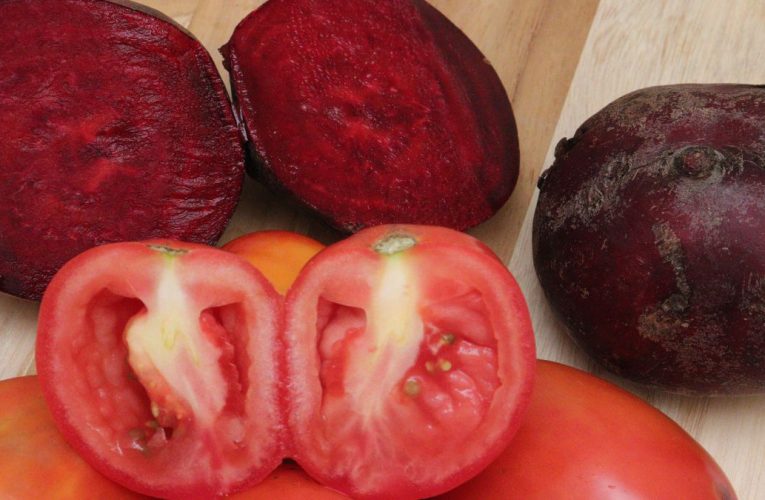 Tomate: saiba a importância desse fruto e como cultivá-lo em casa